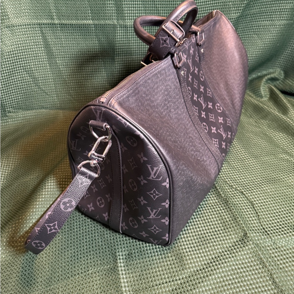 Luxury Louis Vuitton Black Monogram Duffel Bag - Picture 4 of 9